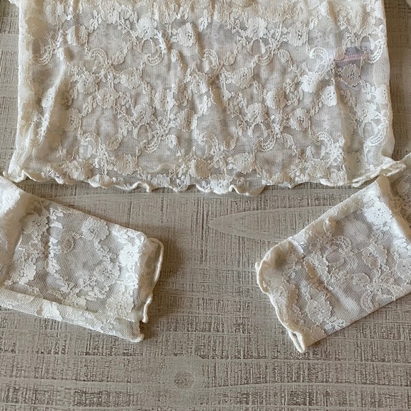 Urban Outfitters Out From Under Luna Lace Lettuce Trim Longsleeve - Picture 4 of 5